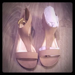 T-strap low wedge sandal